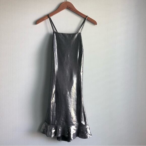 🆕 About Us silver Darlah dress NWT cross cross tie back low back ruffle hem - Picture 3 of 13